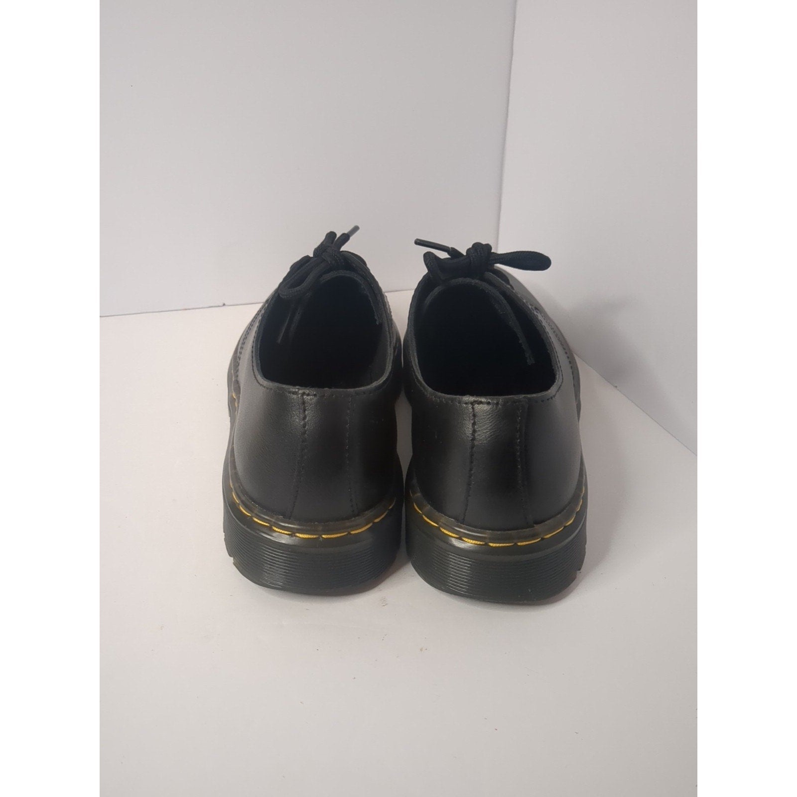 Size 7- Doc Martin Air Wait Low