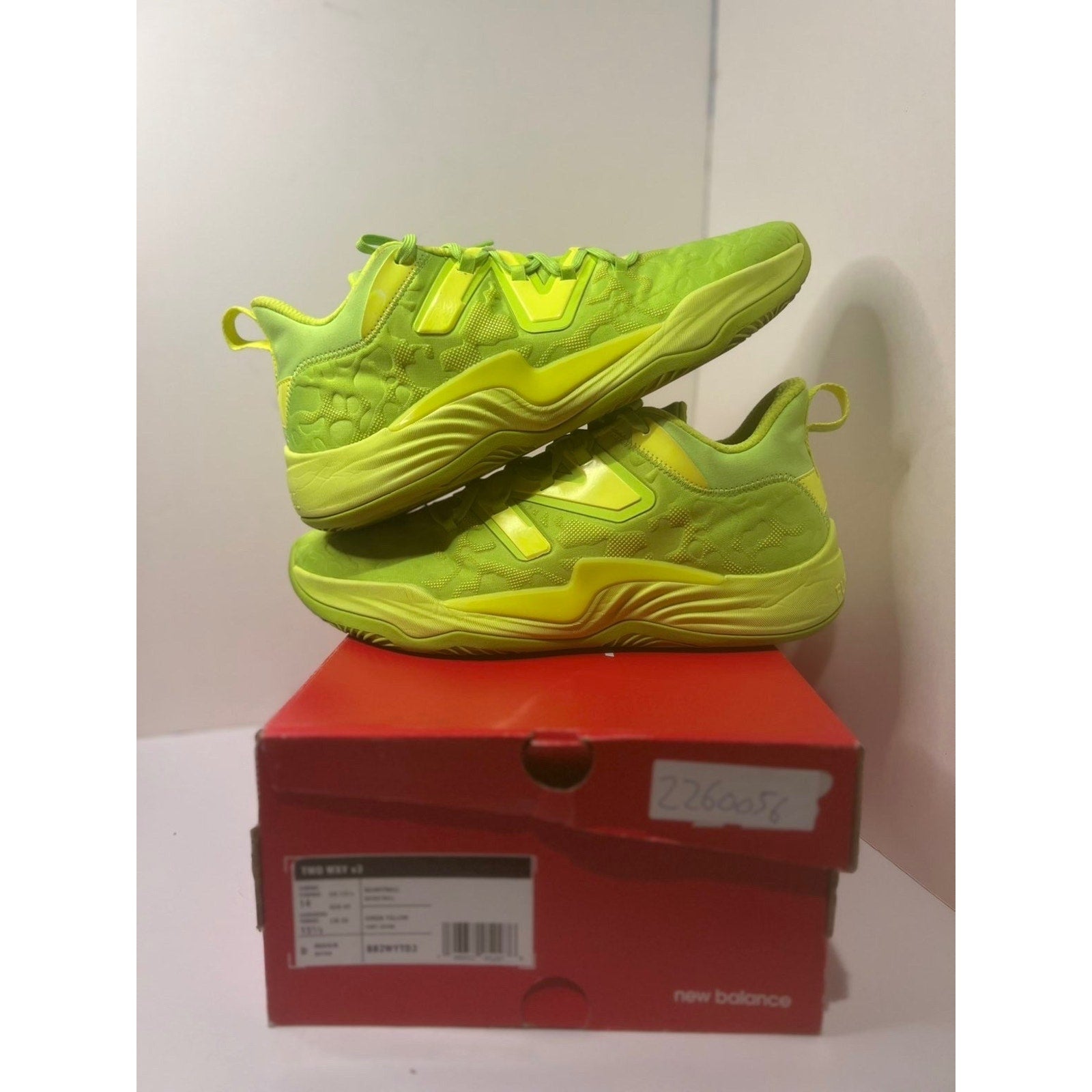 Size 14 - New Balance Two WXY V3 Pixel Green