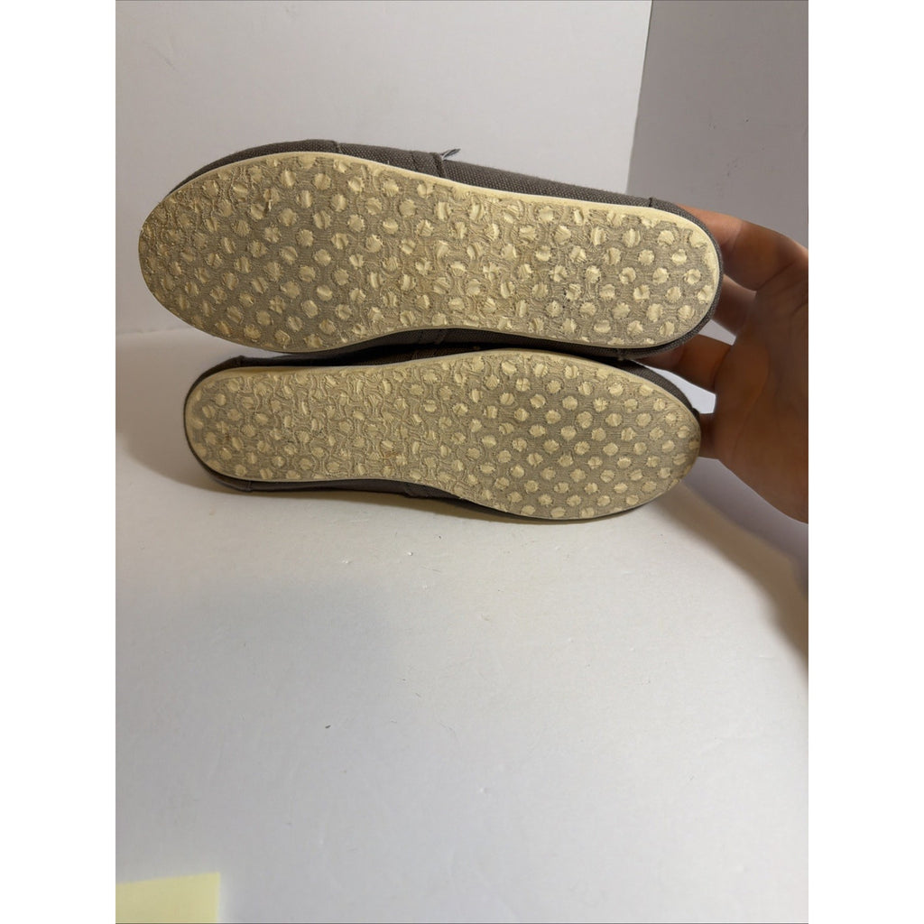 Size 6 Women’s - Toms