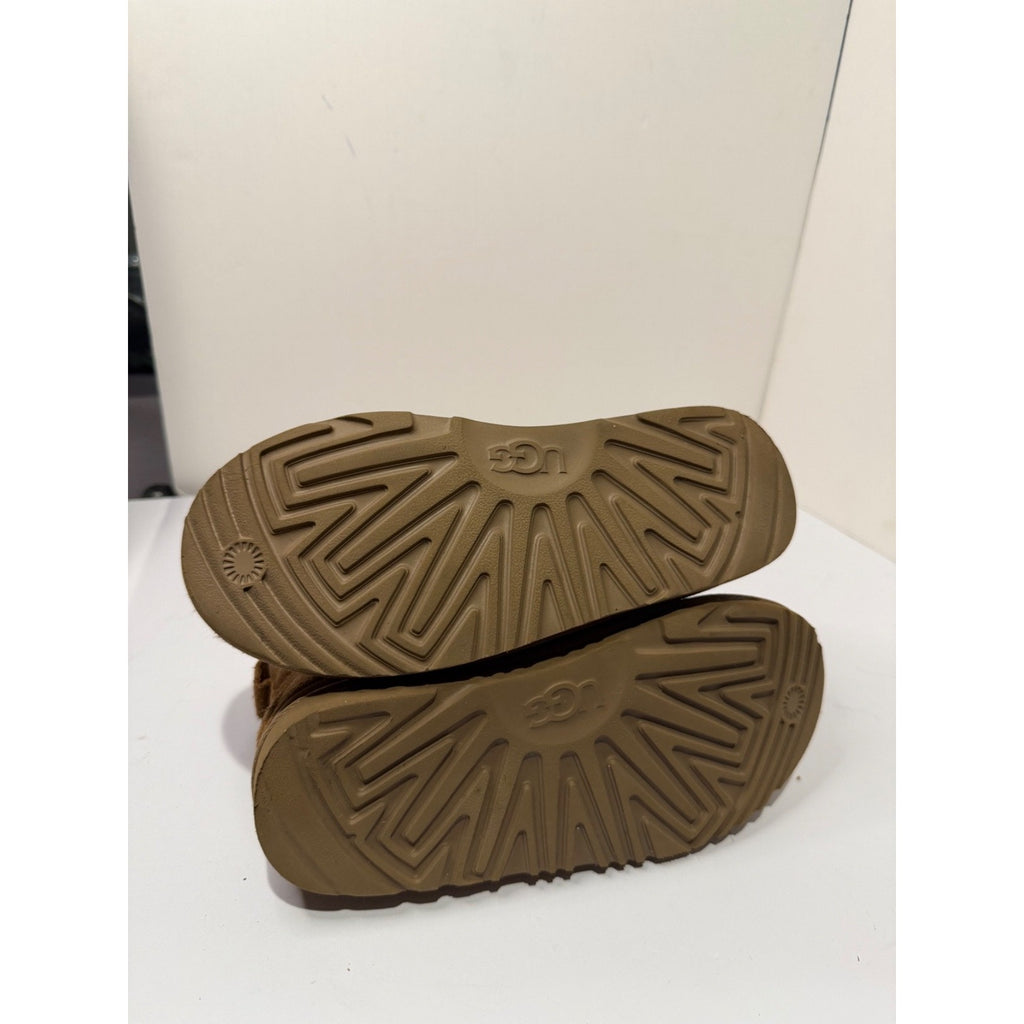 size 3y - ugg boots
