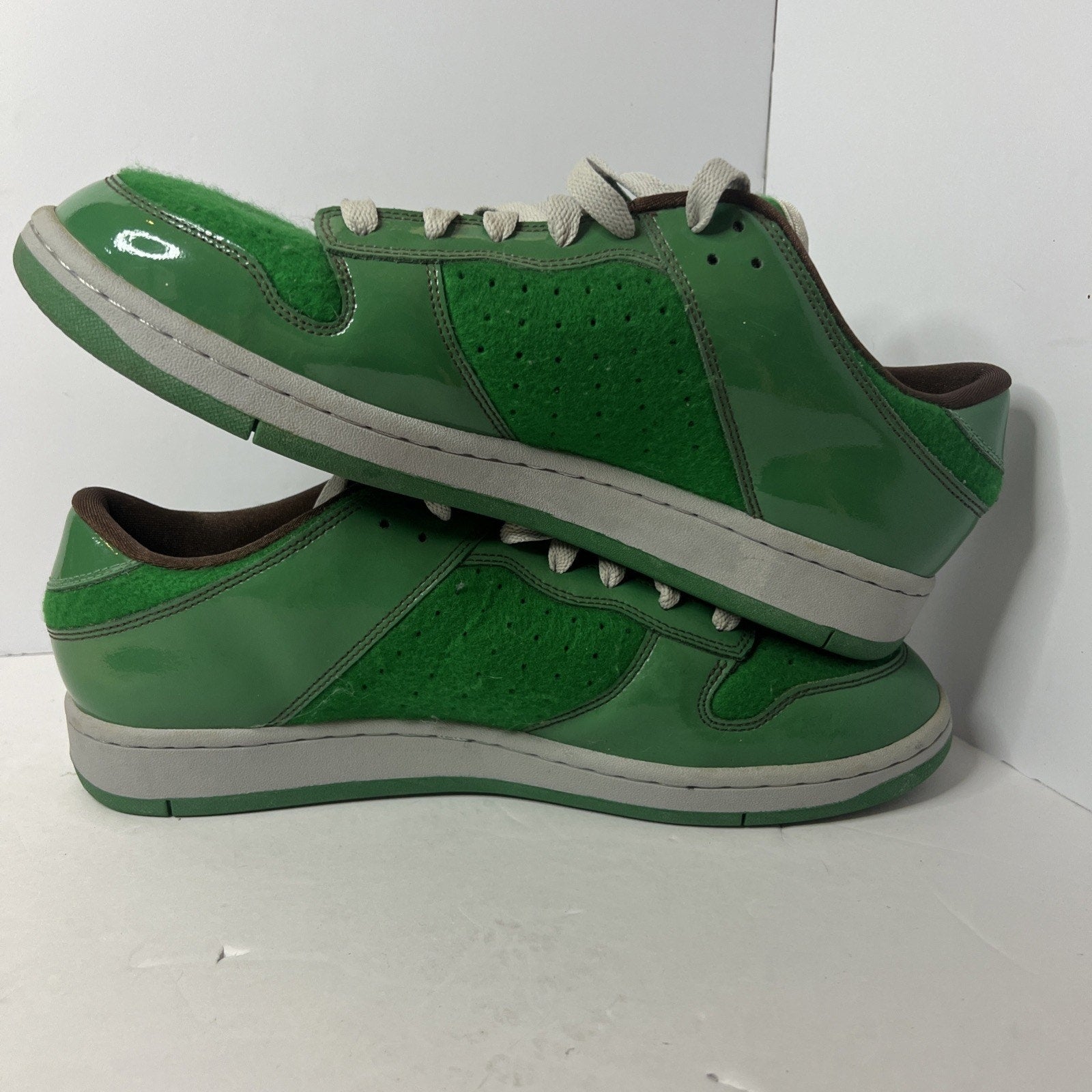 Size 13 - Reebok Bookworm