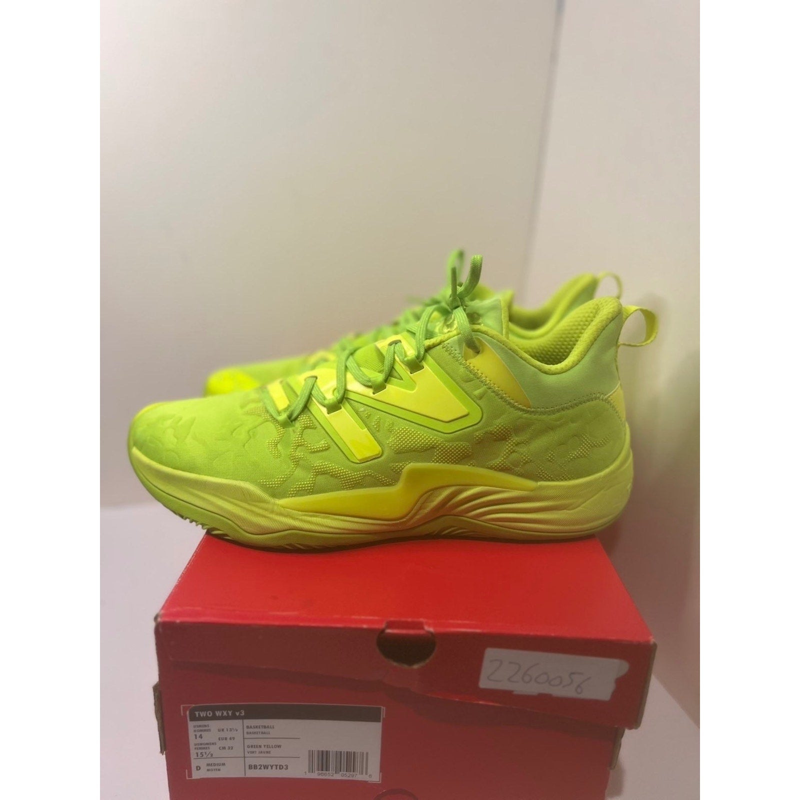 Size 14 - New Balance Two WXY V3 Pixel Green