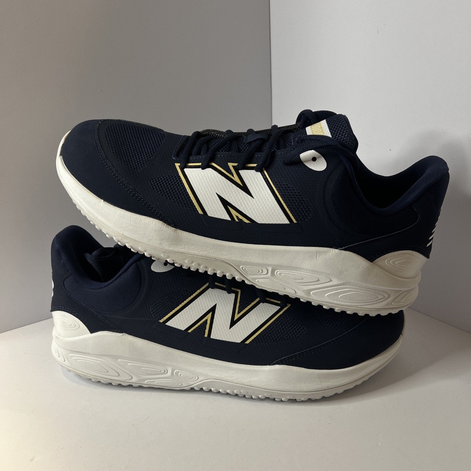 Size 15 - New Balance 3000 V7