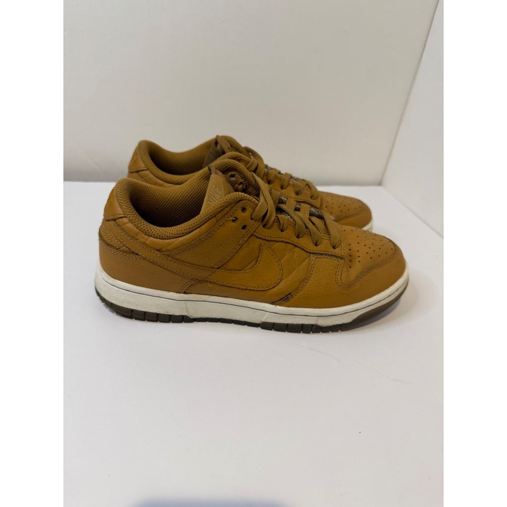 size 7.5 women - Dunk Low Tan