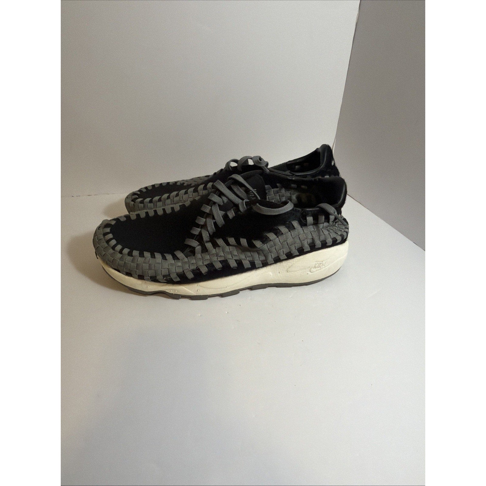 Size 10 women - Nike Air Footscape Woven Black