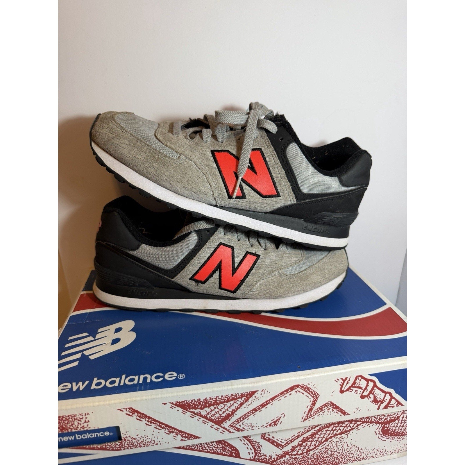 Size 10 - New Balance 574
