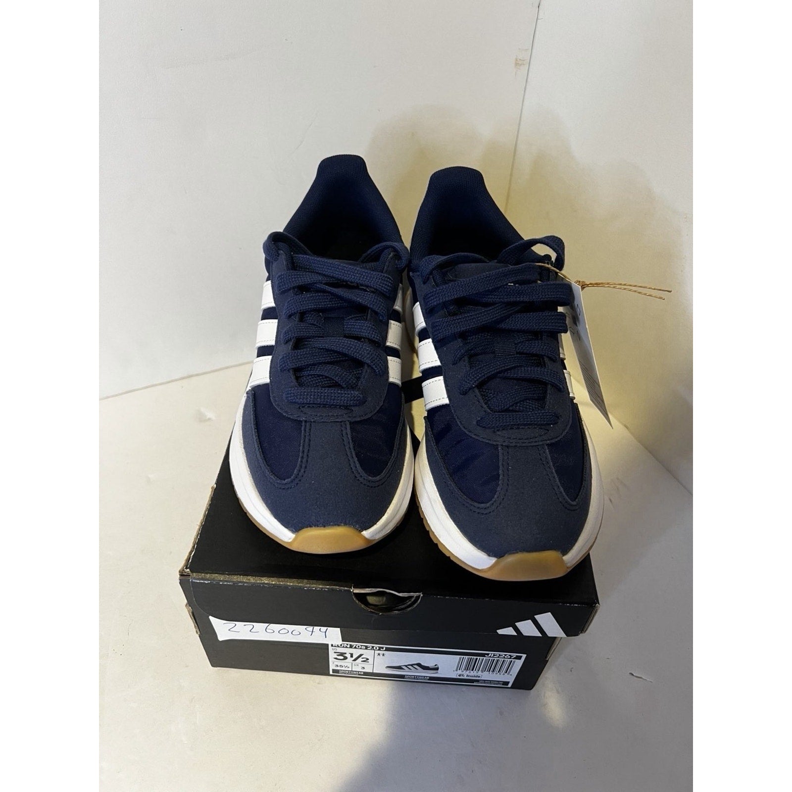 Size 3.5y - Adidas Run 70s 2.0