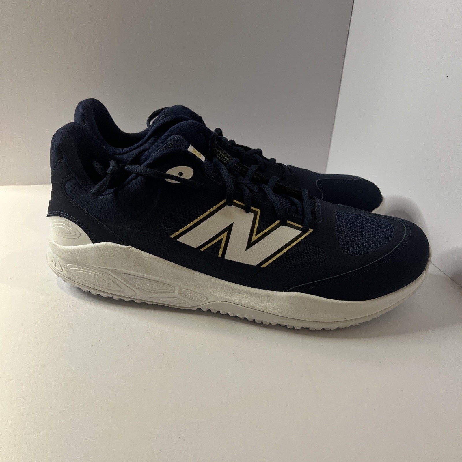 Size 15 - New Balance 3000 V7