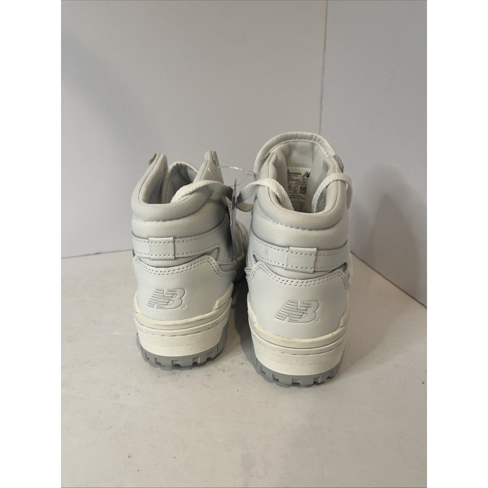 Size 8 Mens - New Balance 650 White