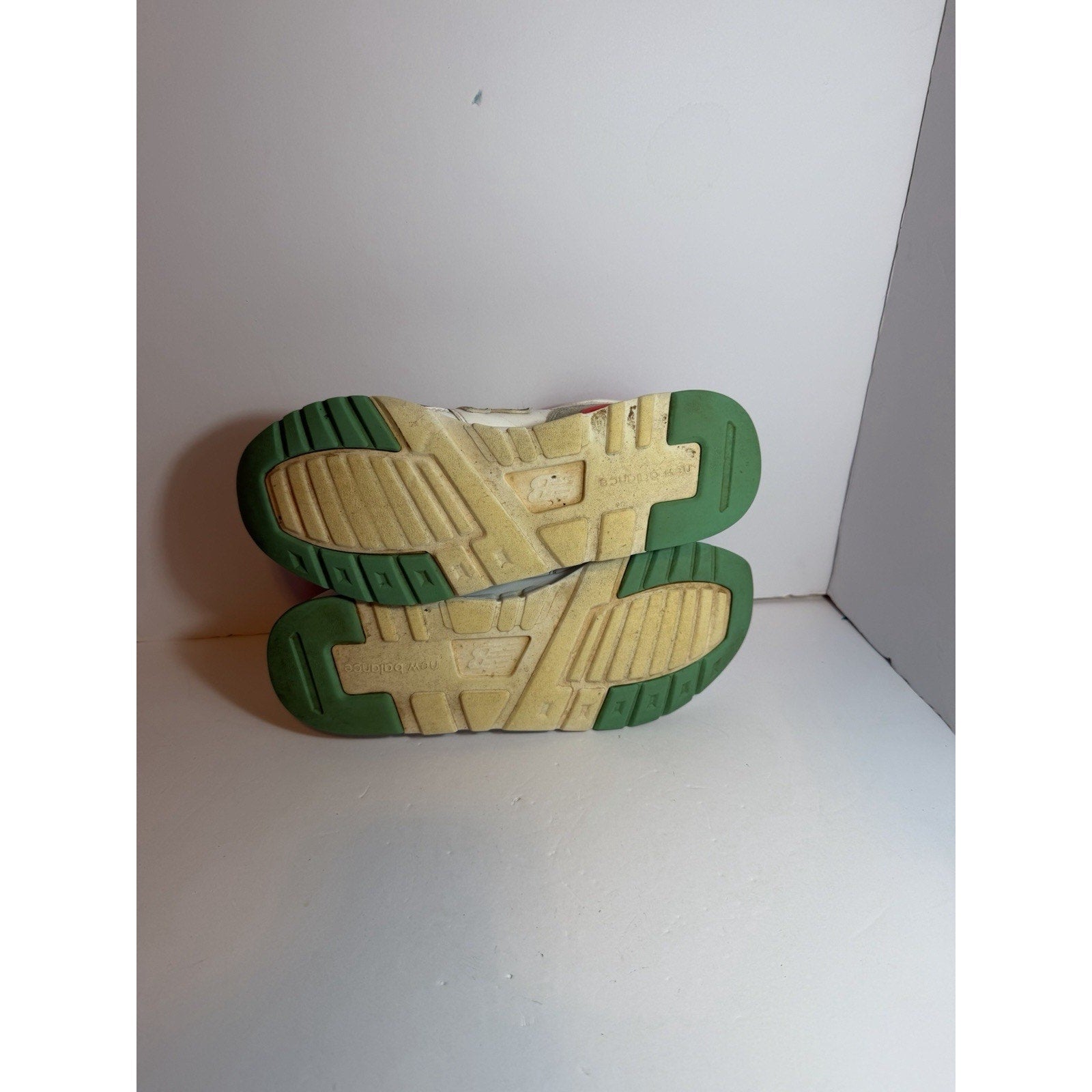 size 9 womens - new balance