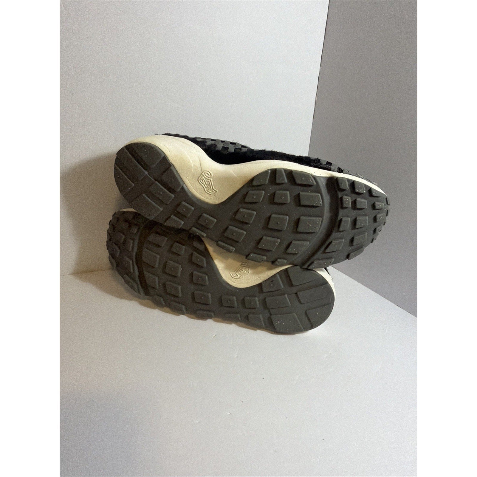 Size 10 women - Nike Air Footscape Woven Black