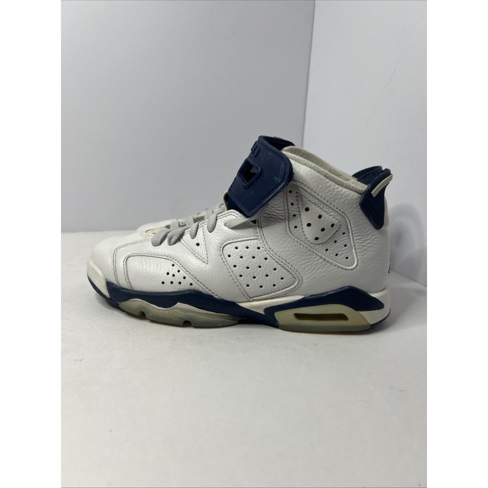 Size 5.5y - Jordan 6 Midnight Navy