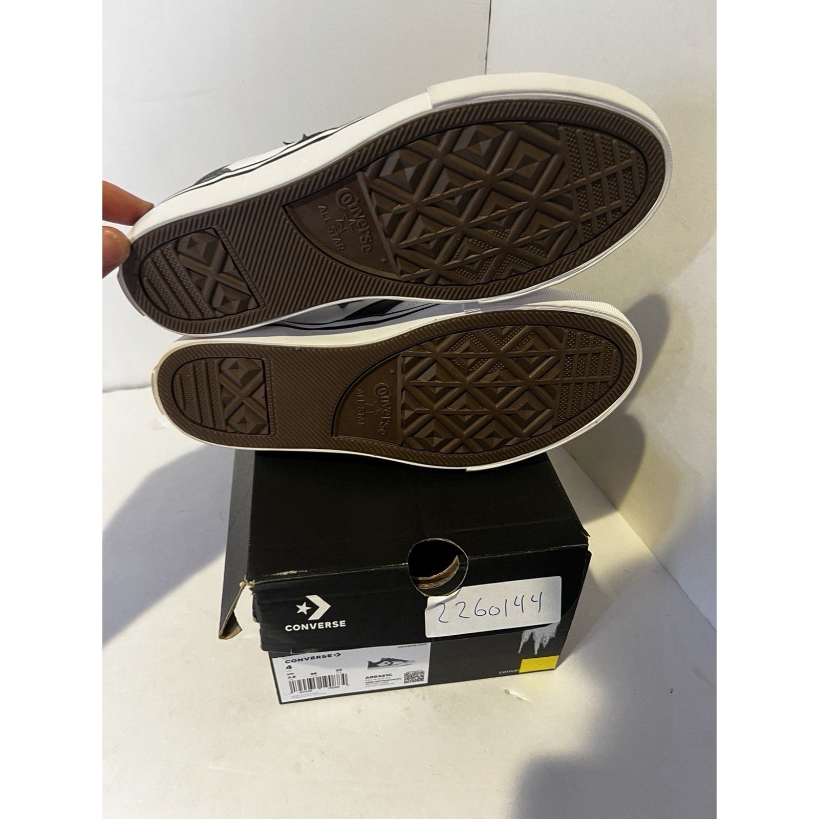 Size 4y - Converse pro blaze green