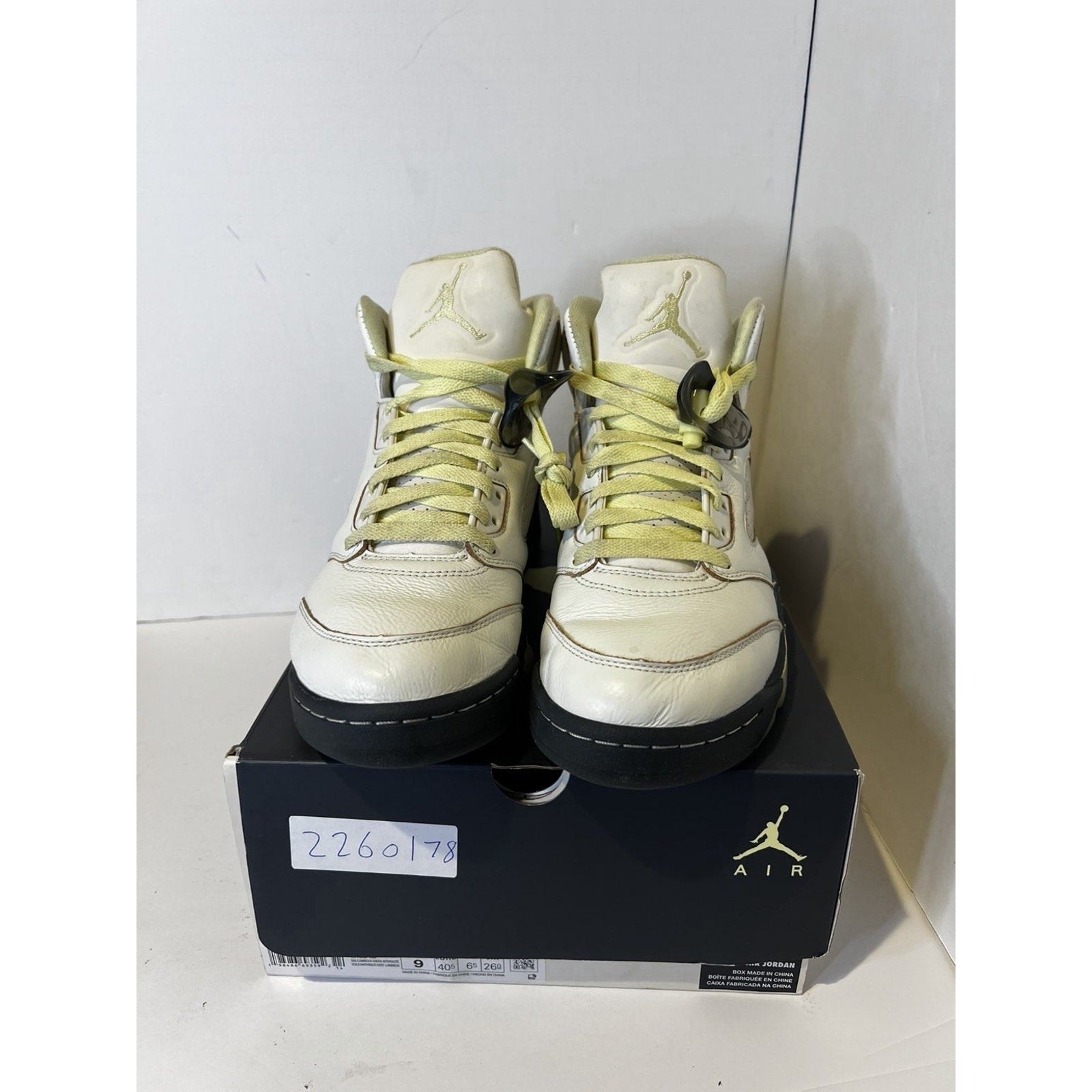 Size 9 Women - Nike Air Jordan 5