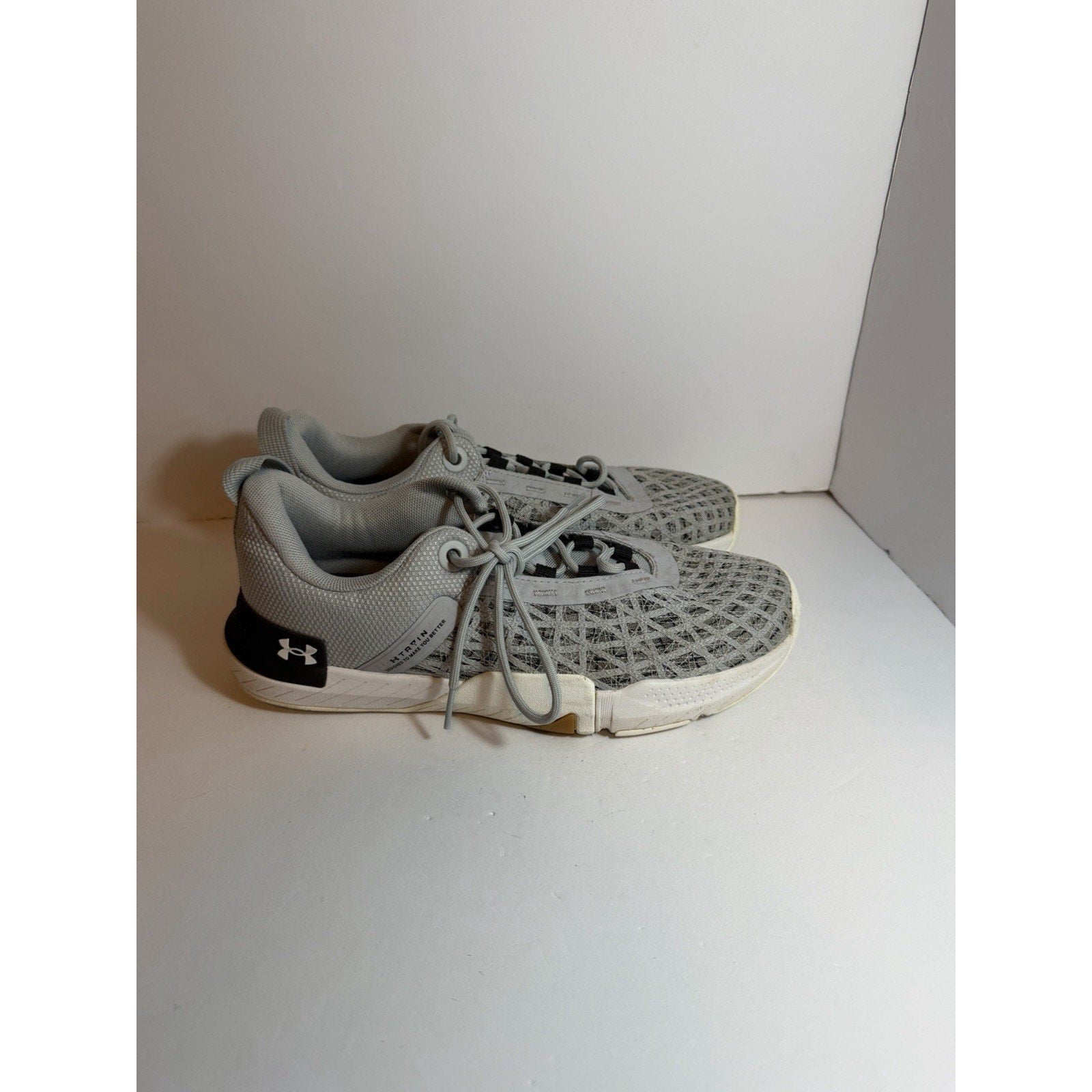 Sizes 9 - under armor tribase reign 5