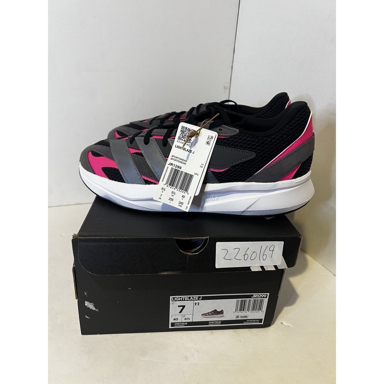 Size 7y-Adidas Lightblaze trainers