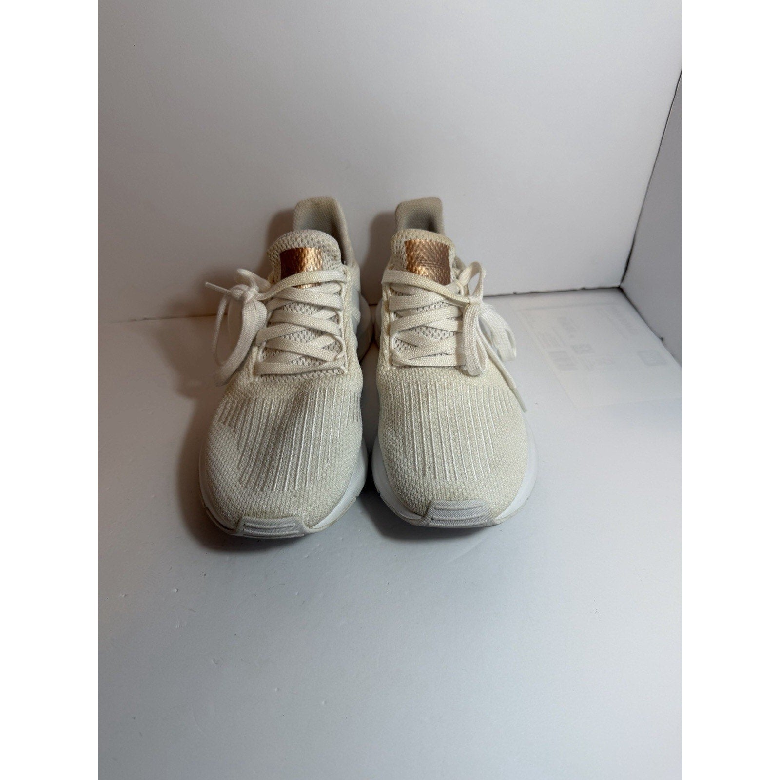 Size 7 women's - Adidas Swift Run White
