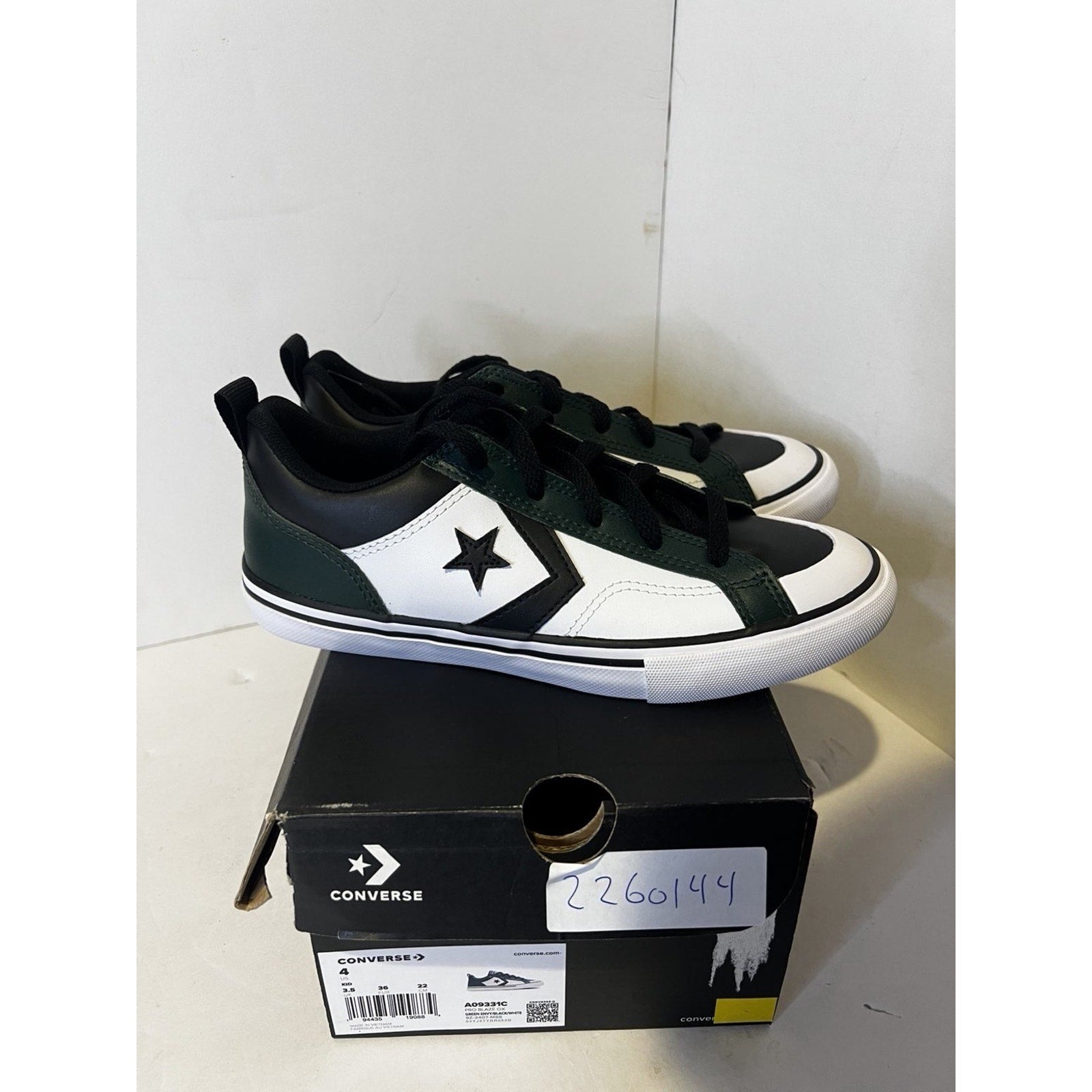 Size 4y - Converse pro blaze green